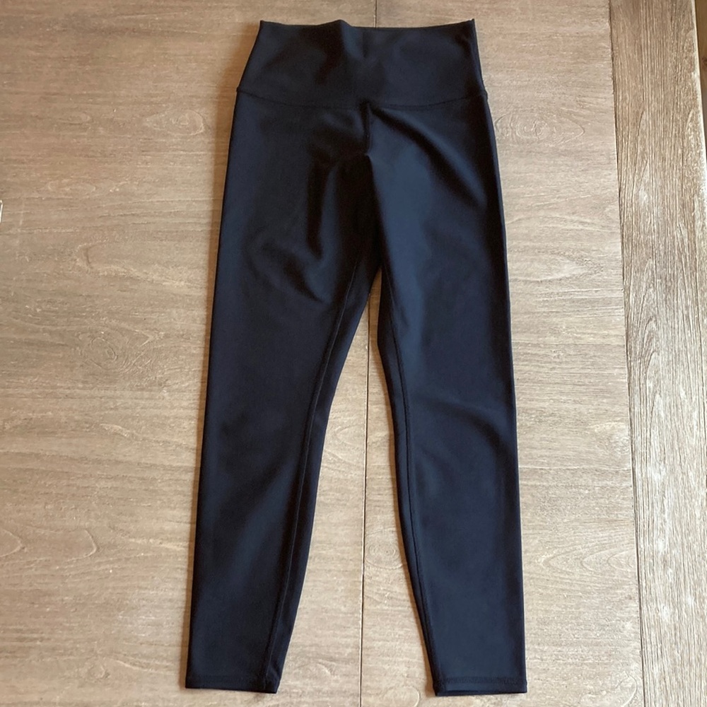 LIKE NEW Alo 7/8 High-Waist Airlift Legging, Black, S